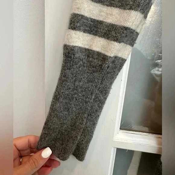 BCBGMAXAZRIA Y2K Grey & Cream Stripe Angora Wool Hooded Sweater Size Large L - Picture 4 of 9